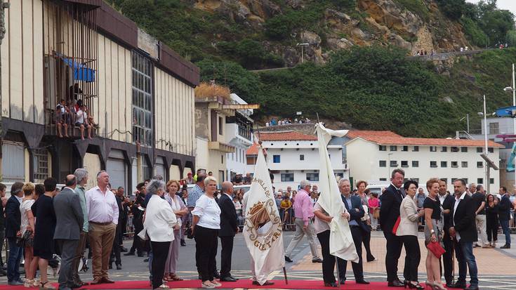 Aiako eta Orioko alkateak presente egon dira Elkanoren Lehorreratzean