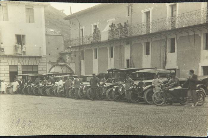Ibilgailu historikoen topaketak egingo dituzte, 90eko hamarkada islatuz