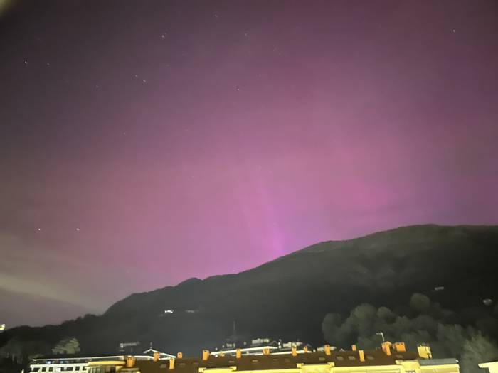 Azpeitira iritsi dira aurora borealak