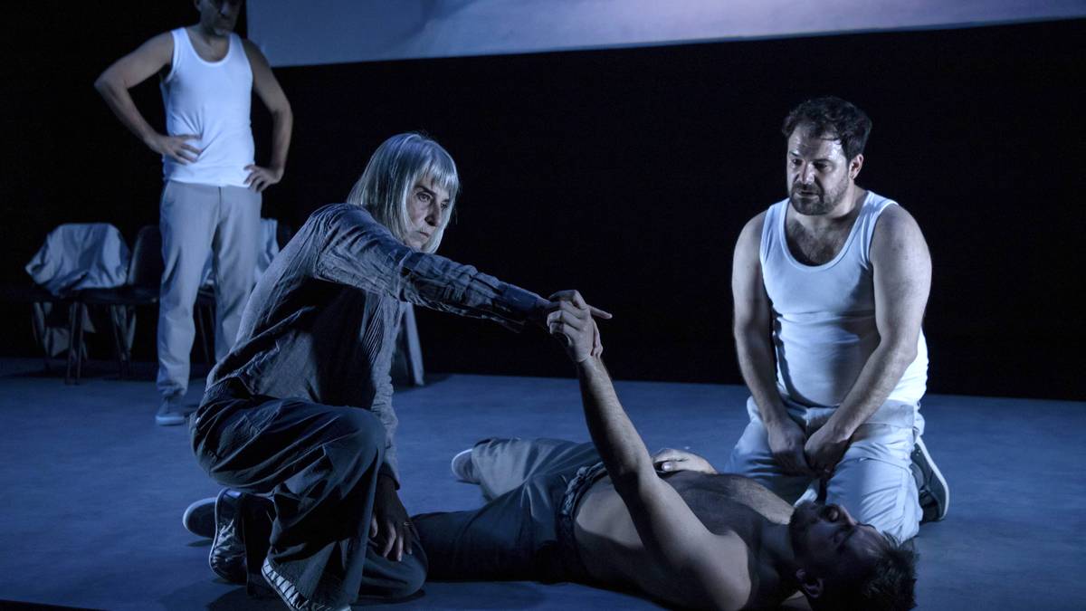 Iñigo Azpitarte: "Euskaraz halako antzerki testual batek funtzionatzea da ideia"