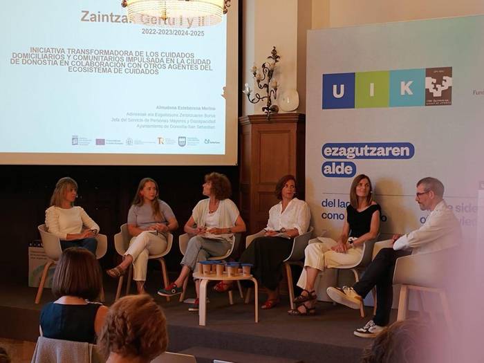 Zestoako Zaintza Sareak bere lanaren berri eman du Udako Ikastaroetan