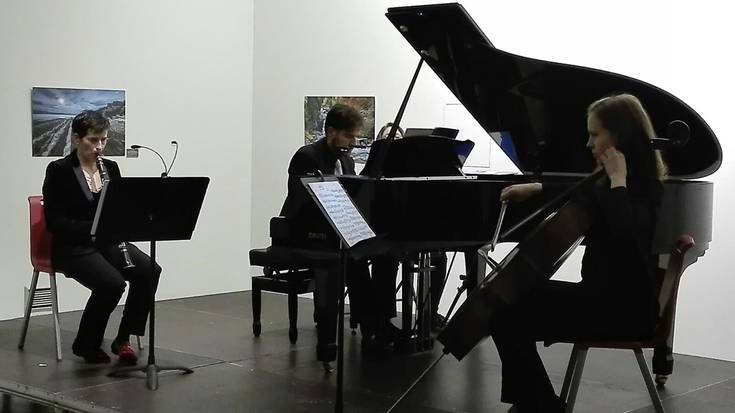 Gaur hasiko da Klarinete Maratoia, bi fasetan banatuta