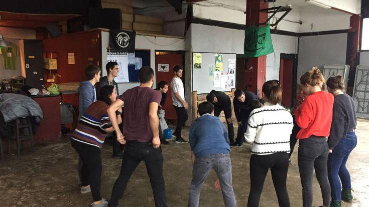 Danda Eguna ospatzen ari dira