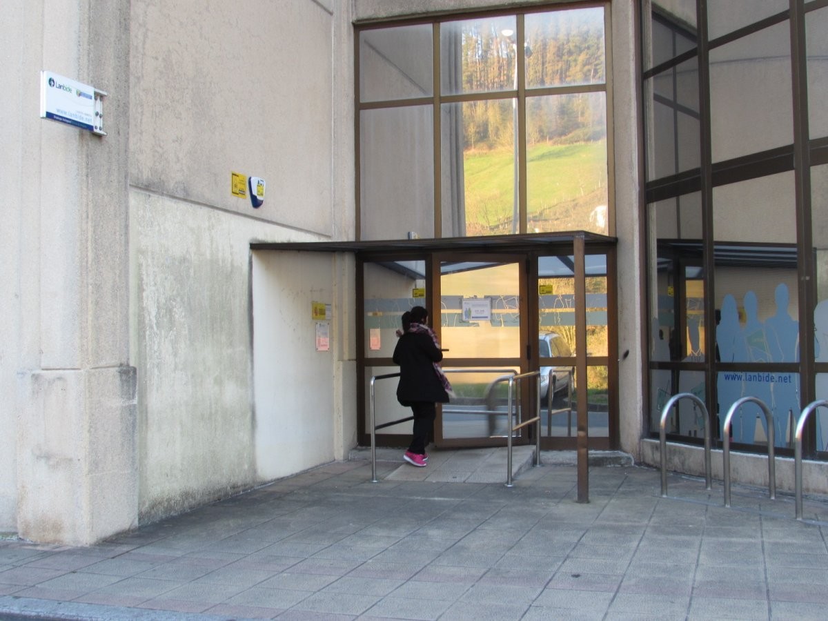 Langabezia tasa puntu bat igo da urtearen hasieratik