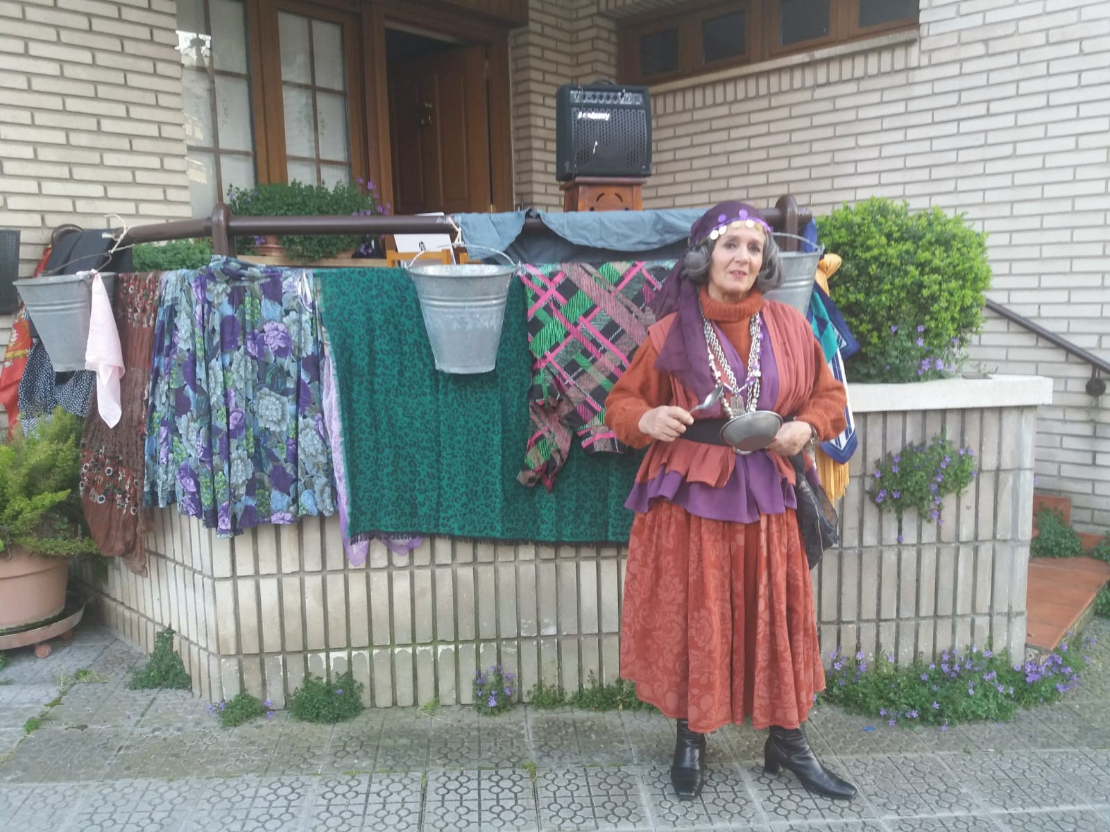 Belen Zendoia: "Auzotarrek asko eskertzen dute giroa alaitzeko ekintzak antolatzea, eta horrek poz ematen dit"