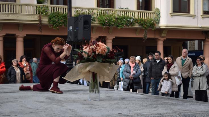 Ekitaldi hunkigarria egin dute Yoanna Acedo gogoratzeko