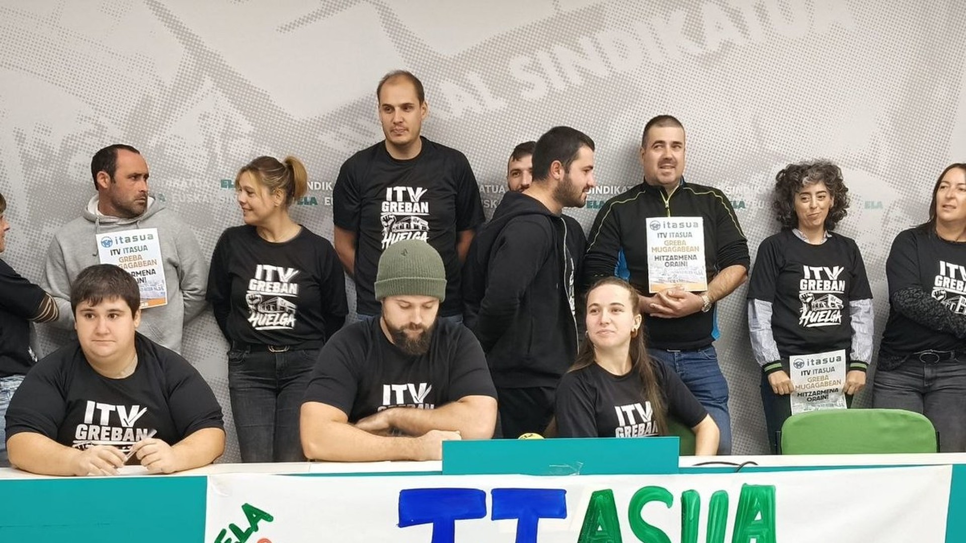 Itasuako grebalariak ordezkatzeko kontratatutako langilearen prestakuntza ikertzea eskatu du ELAk