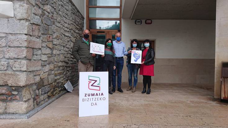 Hitzarmena sinatu du Udalak Oinherri eta Haurren Hiria sareekin, Zumaia "herri hezitzailea" izan dadin