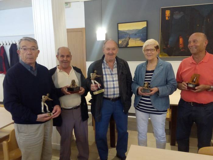 Hogarreko jokoen sariak banatuko ziren atzo