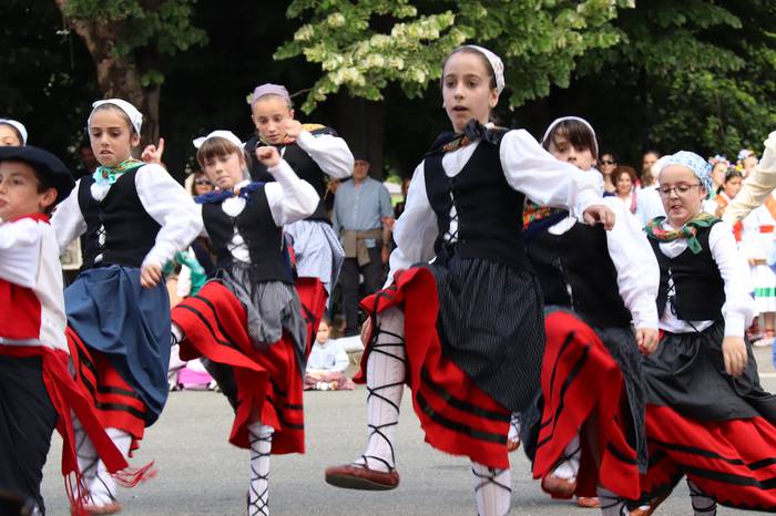 Zarauzko Jalgi Dantza Taldea grabatuko du ETBk igandean