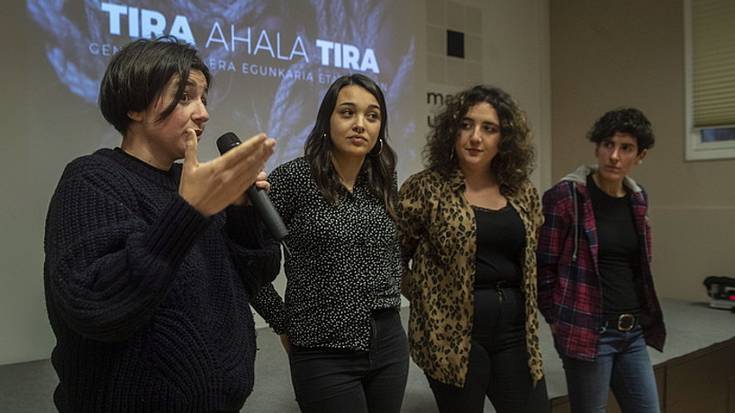 Tira ahala tira generoaren bira, Egunkarian eta Berrian