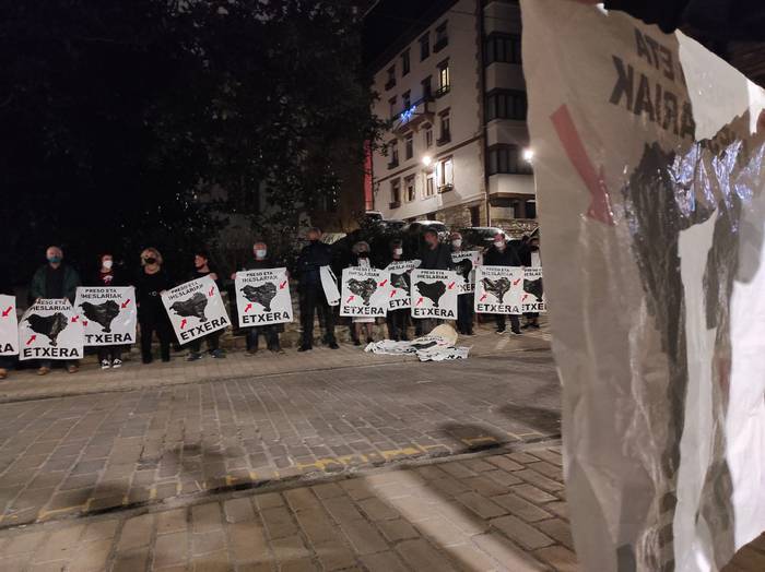 Presoen eskubideak gogoan izan dituzte 2021eko azken egunean