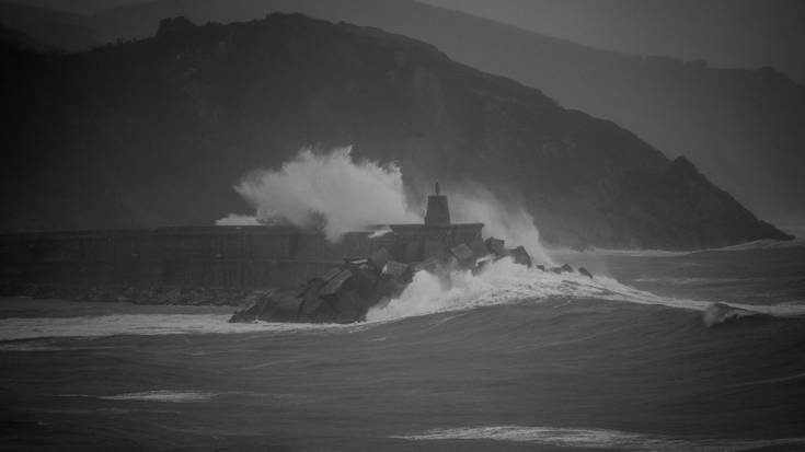 Denborale handia izango da gaur iluntzetik bihar eguerdira bitartean