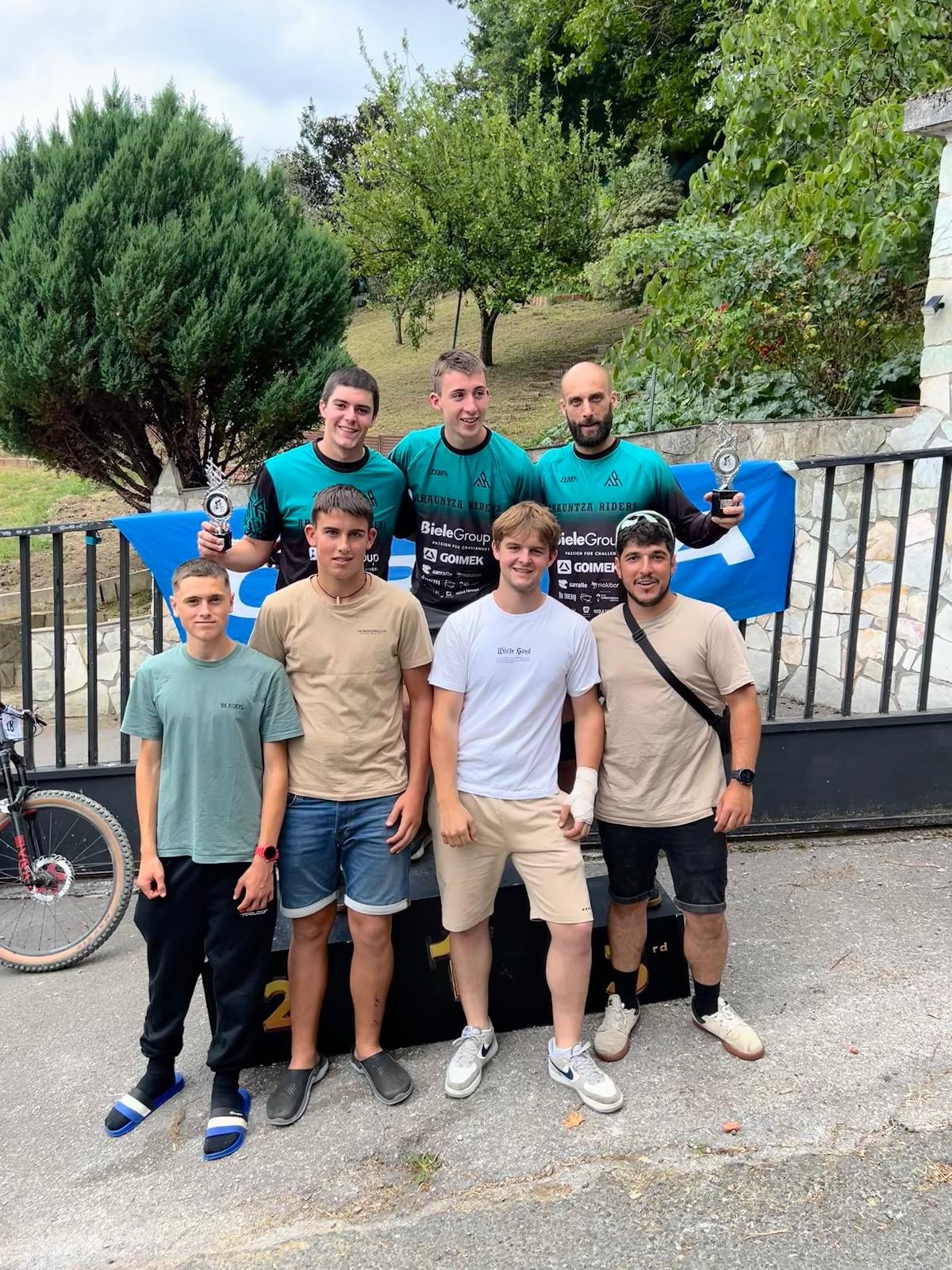 Bi garaipen eta bigarren postu bat, Arauntza Riders taldekoentzat Ermuan