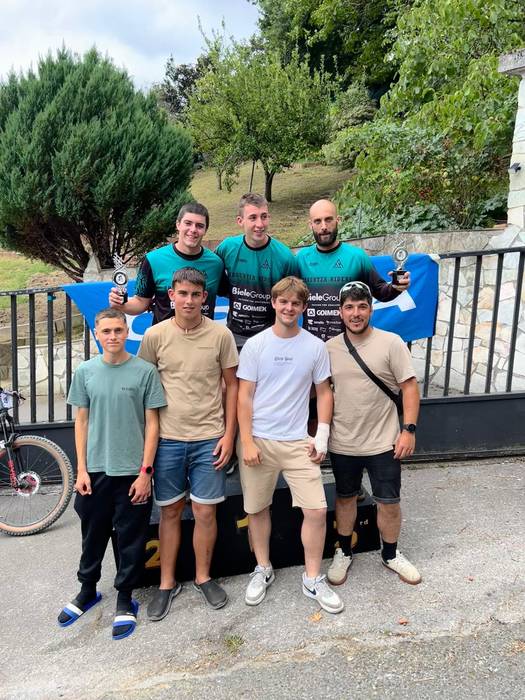 Bi garaipen eta bigarren postu bat, Arauntza Riders taldekoentzat Ermuan