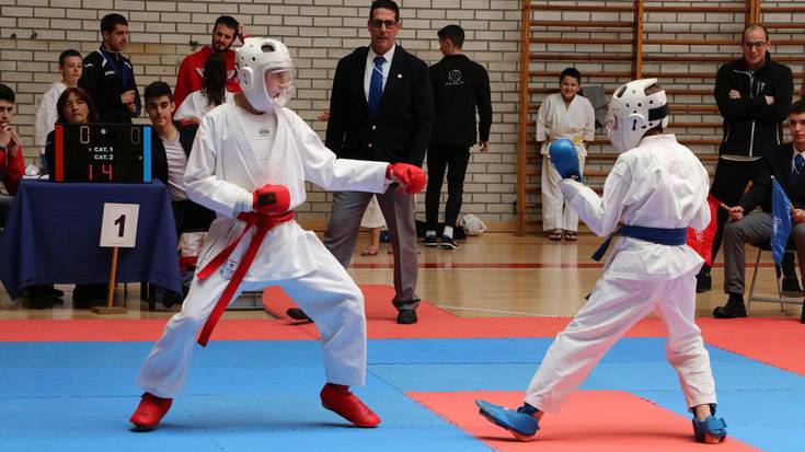 Haurren Udaberriko Karate Txapelketa jokatu dute