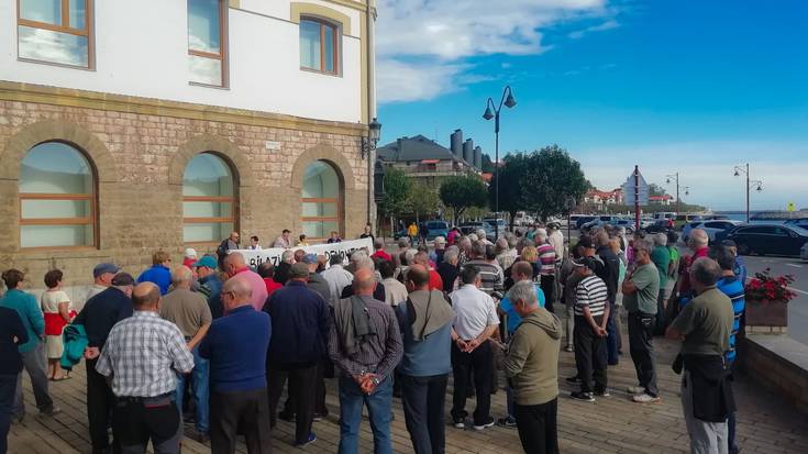 Pentsiodunak kalera atera dira berriro