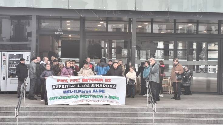 Pentsioetan atzerapausorik ez dutela onartuko adierazi dute jubilatu eta pentsiodunen plataformakoek