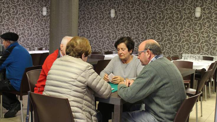Karta-joko txapelketarekin hasi da Jubilatuen eta Pentsiodunen Astea
