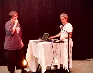 'Kaixo, karis', hitzen eta doinuen enkontru bat