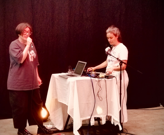 'Kaixo, karis', hitzen eta doinuen enkontru bat