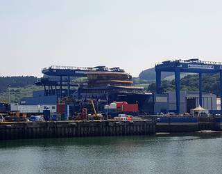 Balenciaga ontziolaren salerosketa baldintzen gaineko kezka agertu du Zumaiako alkateak