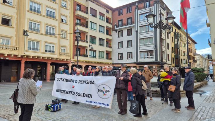 Gutxiengo pentsioa lortzeko borrokan, astelehenero bezala