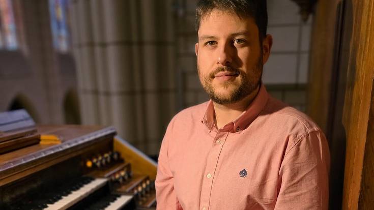 Victor Perea organistak kontzertua eskainiko du bihar parrokian