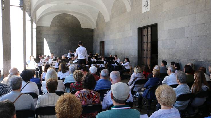 Etzi eskainiko du Azkoitiko Musika Bandak Santa Zezilia eguneko kontzertua