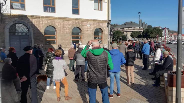 Pentsio, osasungintza eta zaintza sistema publiko duinak aldarrikatu dituzte pentsiodunek