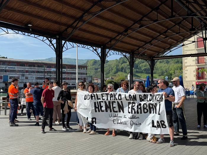 Orioko udal langileek bat egin dute ELAk eta LABek udaletxeetan gaur eguerdirako deitutako lanuztearekin