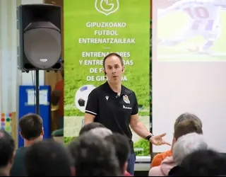 Oier Agirrezabalaga Realeko lehen taldearen prestatzaile fisikoa izango da aurrerantzean