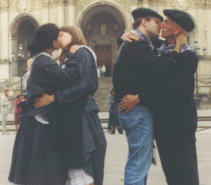 Euskal Herriko mugimendu lesbikoaren genealogiari buruzko erakusketa irekiko dute astelehenean Sanagustinen