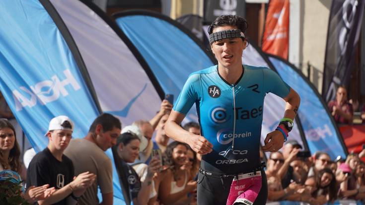 Bigarren izan da Helene Alberdi Zarauzko Triatloian