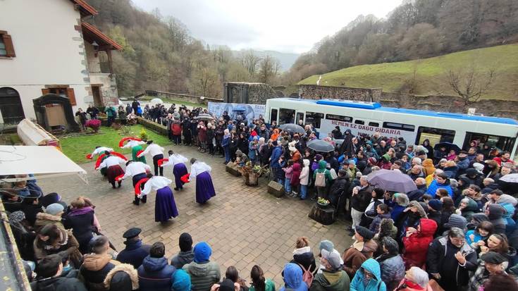 Zestoa izango da Mikel Zabalzaren oroimena gordetzen duen autobusaren hurrengo geltokia