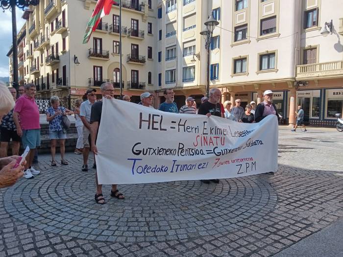 Pentsiodunek protestei heldu diete