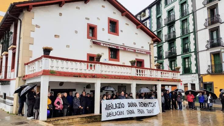 Pentsio duinen aldeko protesta egin dute beste astelehen batez