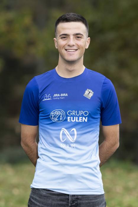 Smartlog Nest Cycling Team taldearekin fitxatu du Mattin Salegi txirrindulariak