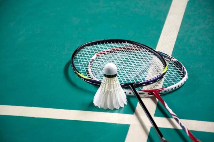 Badminton txapelketa jokatuko dute gaur Gaztetxean
