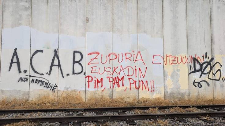 Lasaon Bingen Zupiria sailburuaren aurkako pintaketa agertu dela salatu du EAJk