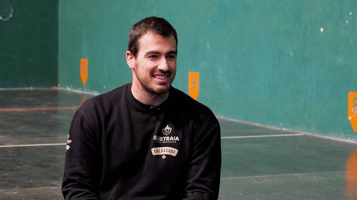 Xabat Olaizola: "Kirolari asko bidean geratu dira osasun mentalaz ez hitz egiteagatik"