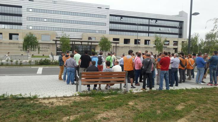 Xeyri irtenbidea aurkitu dezaten eskatzeko manifestazioa deitu dute