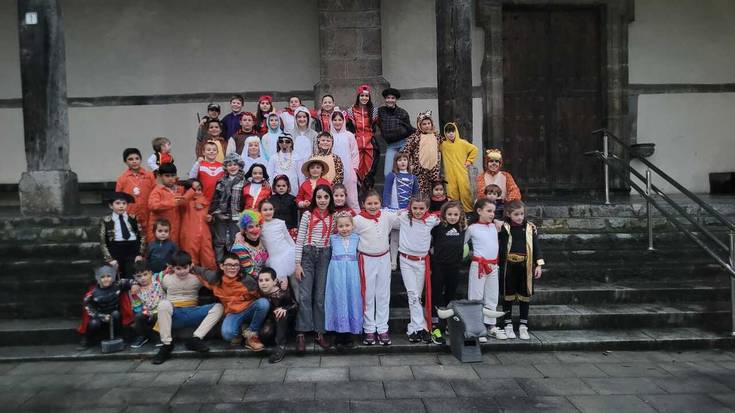 Umeen mozorro festarekin gozatu dute Urrestillan