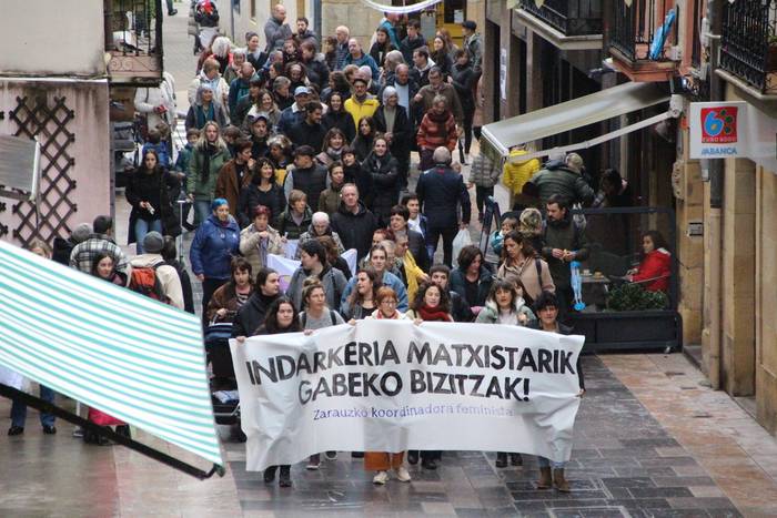 Indarkeria matxistaren kontrako hainbat ekitaldi eta mobilizazio antolatu dituzte biharko