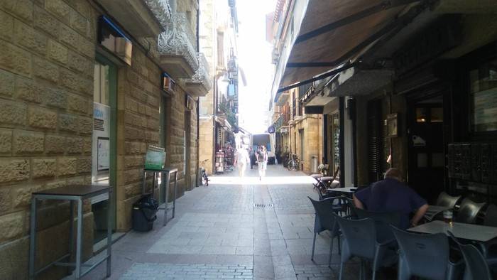 Hiru gazte atxilotu dituzte Zarautzen lapurreta egitea egotzita