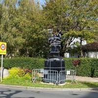 Inaugurazioa: Antonio Oteizaren 'Ongi etorri' eskultura