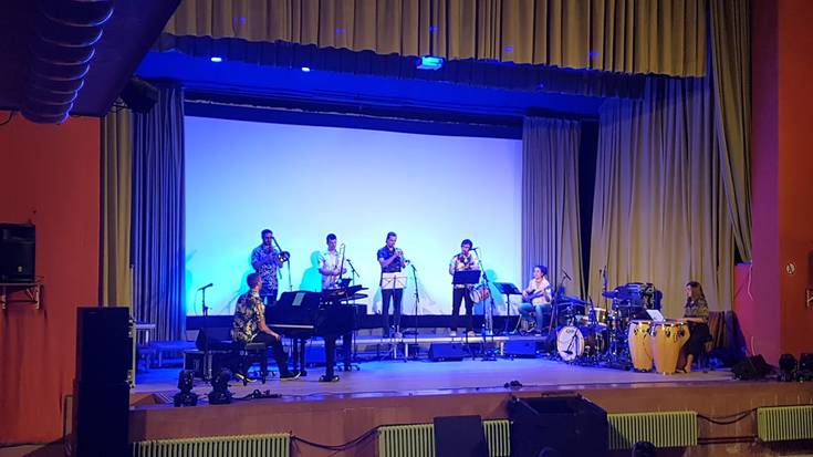 Euskal musika tradizionala jazz latinoaren galbahetik pasatuta