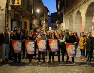 Pizkundea jaialdira joateko deia egin diete euskaltzaleei