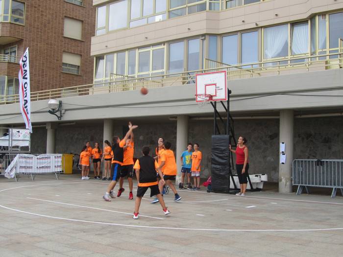 Hasi da saskibaloi lehia Zarautzen
