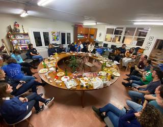 Itxialdiak egin dituzte ikastoletan Hezkuntza Sailari exijitzeko sinatutakoa bete dezala